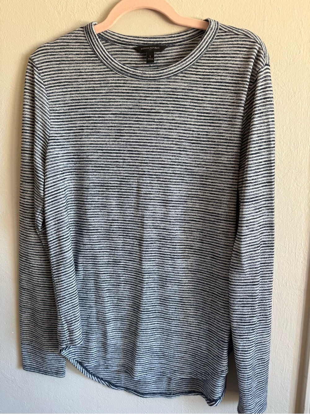 Banana Republic Luxespun Striped Curved Hem Long Sleeve Tee Gray Large